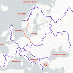 Karte Europas mit Wasserscheiden. Die rote Linie zeigt, wo sich Nord- und Ostsee treffen, und verbindet sie mit dem Schwarzen Meer.