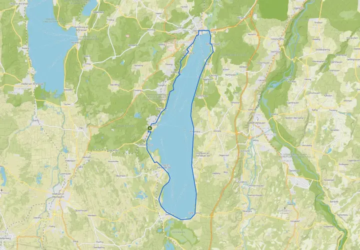 Karte mit dem Starnberger See und Wanderwegen. Die Route führt entlang des Sees und durch umliegende Orte wie Tutzing und Bernried.