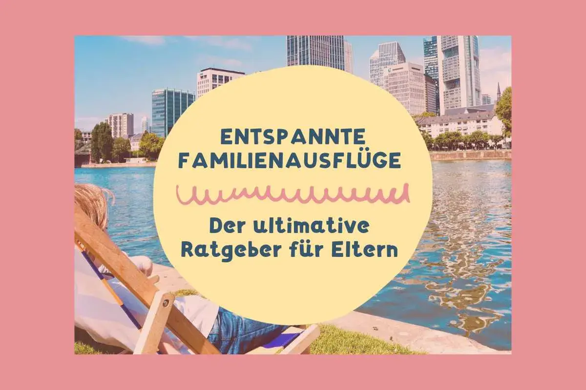 Entspannte Familienausflüge in Deutschland: Ein Ratgeber für Eltern. Die Skyline einer Stadt spiegelt sich im Wasser, während jemand im Liegestuhl entspannt.